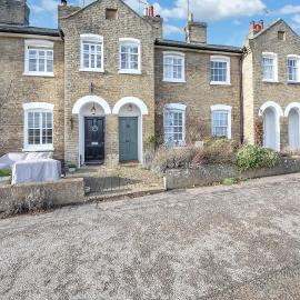 Charming Church Walk, Long Melford - 2 bedroom property with parking