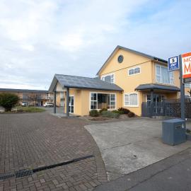 Monarch Motel