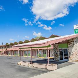 Dreamers Lodge, מלון בג'ון דיי