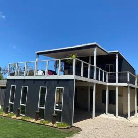Coastal Retreat, 400 Metres to beach
