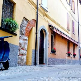 Iseo Portelle Holiday da Barbara - indoor private parking & bike storage