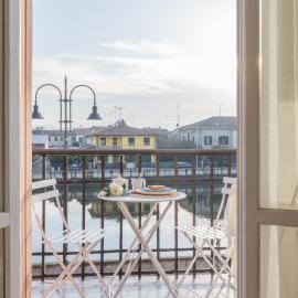Palazzo Spada - Appartamento con balcone vista fiume in centro, hotelli kohteessa Codigoro