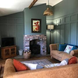 The Nut House - Squirrel Lane Lodges Ludlow, hotel in Ludlow