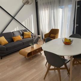 "Echapée Belle" Appart Moderne 6 pers à Velaux - Tout équipé avec terrasse à 15 min plage et aéroport, Hotel in Velaux
