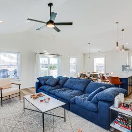 Spacious Wildwood Condo: Walk to Beach!, hotel di Wildwood