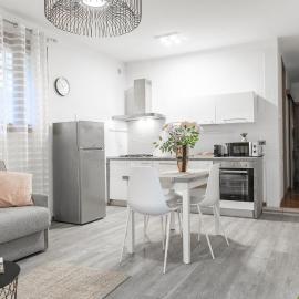 Ca' Latina - Cozy home in pieno centro storico، فندق في تريفيزو