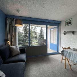 Confortable studio 2 pers. à Montgenèvre, balcon ouest, bien équipé, parking, options WiFi et linge - FR-1-330D-22