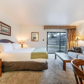 Quiant Studio w/Lake View #144 at Donner Lake Village