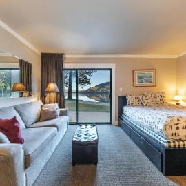 Quaint Studio w/Lake View #146 at Donner Lake Village、トラッキーのホテル