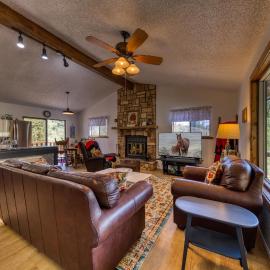 Whispering Woods and Forest Haven: Rest and Relaxation at its Finest!, hotel en Alto