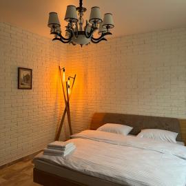 Sinay Hotel & Restaurant, hotel i Chechel'nyk
