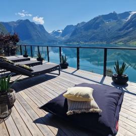 Flo Bellevue - Private Villa with Spectacular Lake and Glacier View