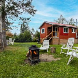 Refuge Rustic bordé par rivière et la nature、Sainte-Germaine-du-Lac-Etcheminのホテル