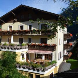 Landhotel Almrösl im Großarltal, hotel di Hüttschlag