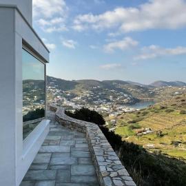 Great house in a beautiful olive grove, hotel din Kinion
