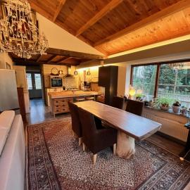 Vakantiechalet voor 4 plus 2 met sauna, khách sạn ở Lanaken