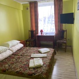 Готель Клен, hotel din Rava-Rusʼka