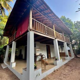 The Sunset Chalet, hotel v mestu Anjuna