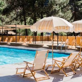 Huttopia Paradise Springs, hotell sihtkohas Valyermo