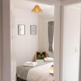 68 Glenwood Road, hotel a Ellesmere Port