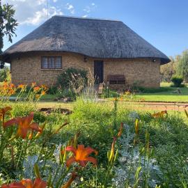 Soetgeluk Farm Cottage, hótel í Hekpoort