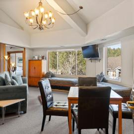 Palisades Tahoe Lodge Rentals Premium One Bedroom #321