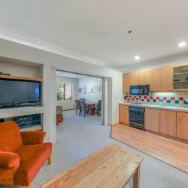 Palisades Tahoe Lodge Rentals Studio #158
