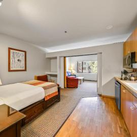 Palisades Tahoe Lodge Rentals Studio #246