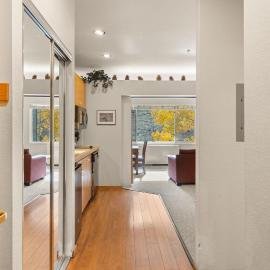 Palisades Tahoe Lodge Rentals Studio #253