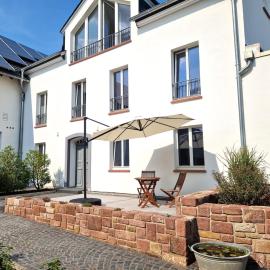 Ferienwohnung im ehemaligen Gesindehaus, Hotel in Welschbillig