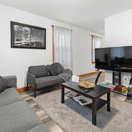 Sleeps 5 near ferry, train to Boston and downtown -2br apartment, hotel di New Bedford