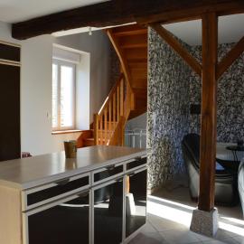 Maison lumineuse pour 4, près d'Orléans et Chartres, avec cour, terrasse, parking, et équipements complets. - FR-1-581-23, hotelli kohteessa Oinville-Saint-Liphard