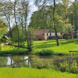 Private 2 Bedroom Apartment at Woodland Retreat
