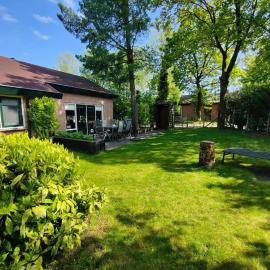 Holiday Home in Garderen with Garden, Hotel in Garderen