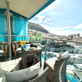 Bright Ocean Village Apartment