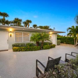 Wonderful Place wPrivate Patio Next to the Beach, Hotel in Cocoa Beach
