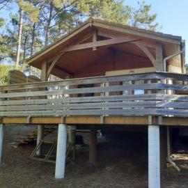 CHALET A NATURISTE Le TIKI, hotel in Le Porge