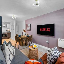 1-Bedroom Luxurious, City Centre, Chic & Stunning Apartment in Southampton, Sleeps 4 - by Blue Puffin Stays, hotel in Southampton