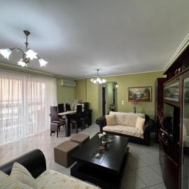 Modern 2BR Apartment Private Parking Sleeps 6