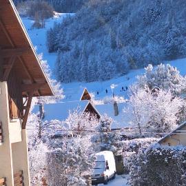 Les Serintes, hotel v destinaci Saint-Léger-les-Mélèzes