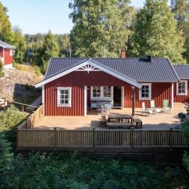 Ferienhaus Ödskölts-Berg - mit Gästehaus, Kamin & großer Terrasse: Bön şehrinde bir otel