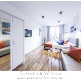SummerWinter - Luxury Comfort Old Town Apartment, 2 Bedrooms & 2 Sofas, Parking, 1-8, hotel in Gdańsk