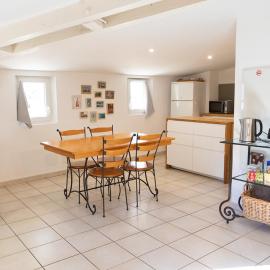 Appartement spacieux Rochereau, Hotel in LʼIsle-sur-la-Sorgue