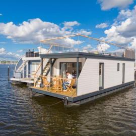 Hausboot Aegir mit Dachterrasse in Schleswig am Ostseefjord Schlei, hotel u gradu Šlesvig