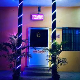 TPS LODGE, hotel a Siruvallūr
