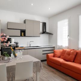 Civico 36 - Zona residenziale tranquilla - A 15 minuti a piedi dal Centro - Casa Guido