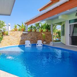 Tina's Living Paradise - Guesthouses with private pool, 5 min to beach, Hotel in Rayong