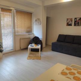 City Center White Apartment!