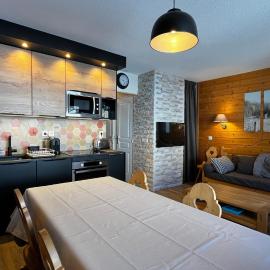Duplex 60m² - Les Balcons de Sirius - Risoul, hótel í Risoul