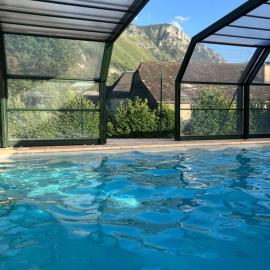 Bielle में, होटल Bielle, grand appartement 38m2, piscine, 4 pers, couchages 160x200